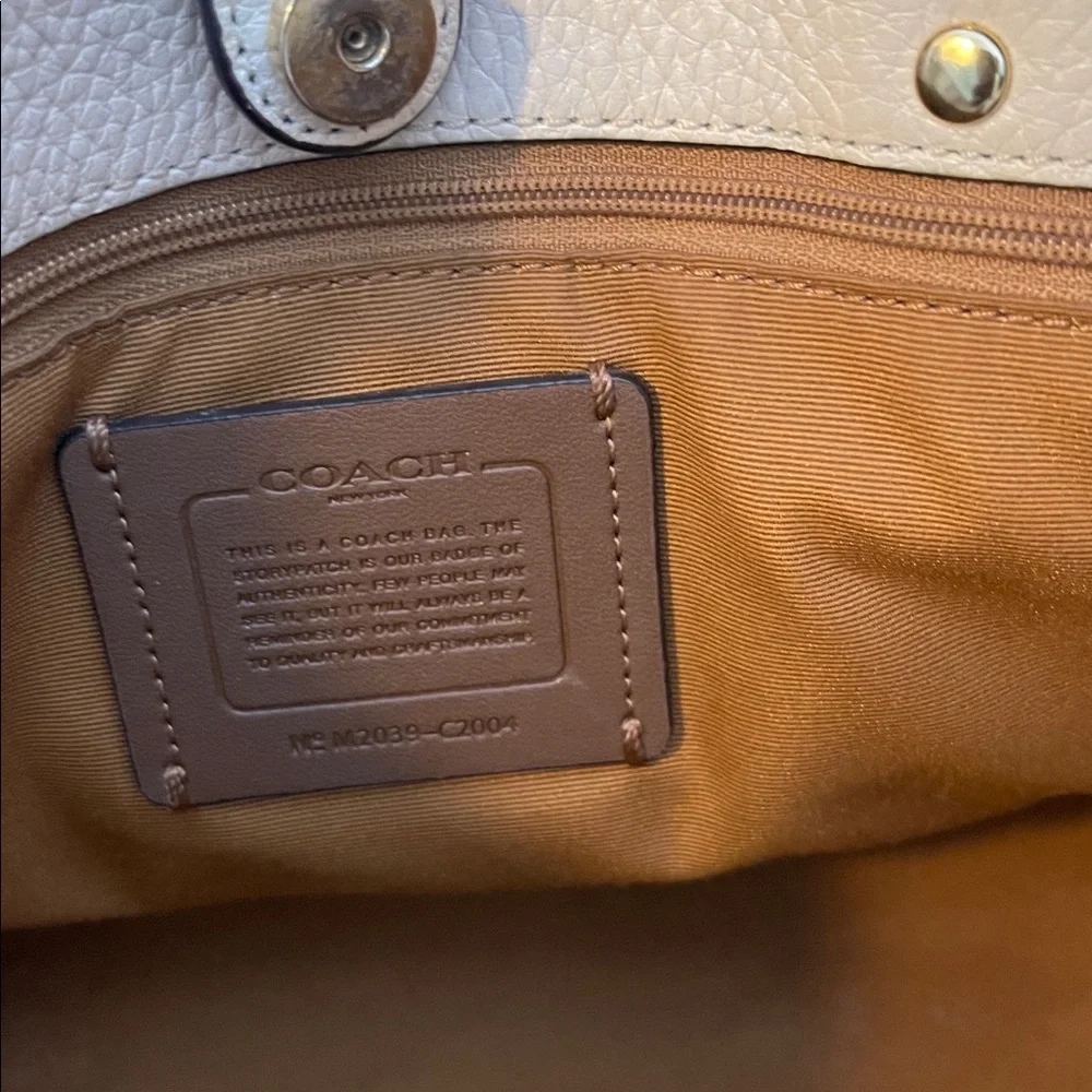 Coach Dempsey Carryall Bag - Picture 7 of 9